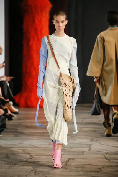 Look 40